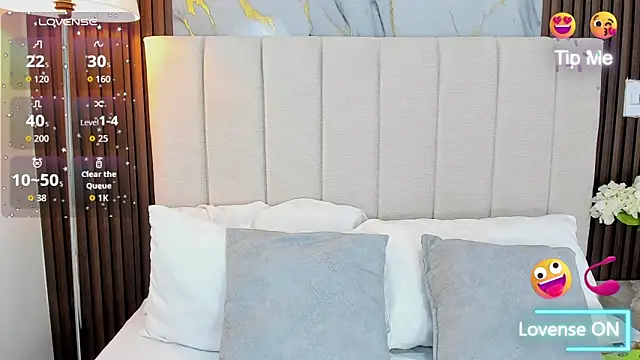 Victoria Guzman online show from March 11, 5:30 pm