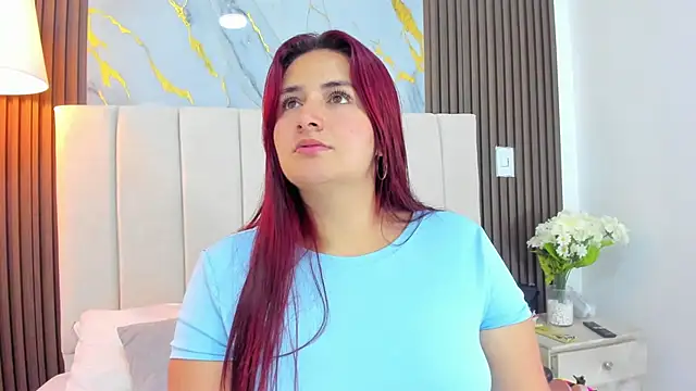 Snapshot of Victoria_Guzman chatting on June 2, 5:15 pm Victoria Guzman online show from June 2, 5:15 pm