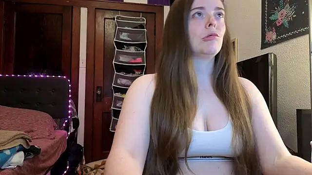 Snapshot of BrandyMyst chatting on June 17, 2:36 am BrandyMyst online show from June 17, 2:36 am