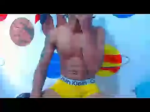 Snapshot of davidcutterr chatting on October 25, 3:40 pm davidcutterr online show from October 25, 3:40 pm