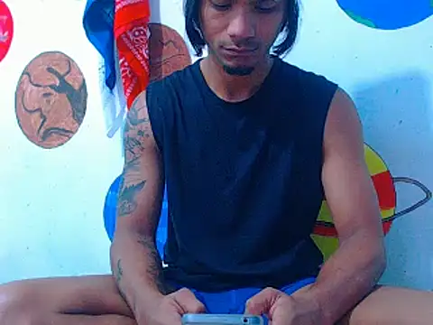 Snapshot of davidcutterr chatting on October 30, 12:28 pm davidcutterr online show from October 30, 12:28 pm