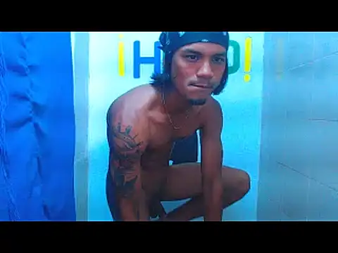 Snapshot of davidcutterr chatting on November 28, 12:30 pm davidcutterr online show from November 28, 12:30 pm