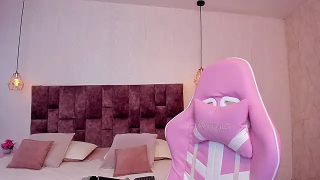 BellaClarck online show from September 17, 8:32 pm