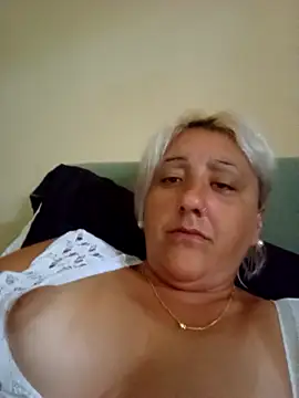 Snapshot of Samantha6767x chatting on February 6, 4:21 pm Samantha6767x online show from February 6, 4:21 pm