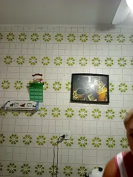 Snapshot of Samantha6767x chatting on February 7, 6:44 pm Samantha6767x online show from February 7, 6:44 pm