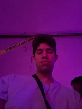 Snapshot of Maxtaylor18 chatting on October 20, 6:14 am Maxtaylor18 online show from October 20, 6:14 am