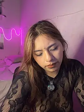 Snapshot of SoftLady_S33 chatting on May 30, 2:30 am SoftLady S33 online show from May 30, 2:30 am