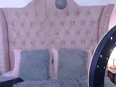 Snapshot of Jessica_Carter_01 chatting on June 3, 3:39 pm Jessica Carter 01 online show from June 3, 3:39 pm