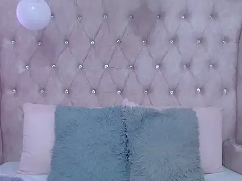 Snapshot of Jessica_Carter_01 chatting on July 2, 8:37 pm Jessica Carter 01 online show from July 2, 8:37 pm