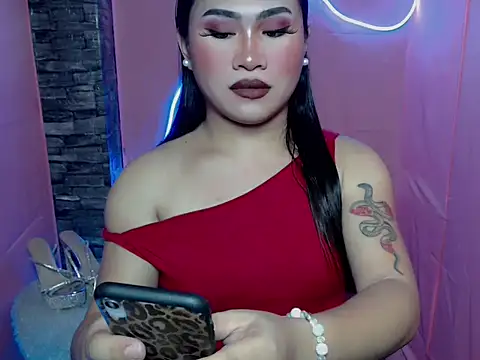 Snapshot of pretty_lassy chatting on November 11, 11:54 am pretty lassy online show from November 11, 11:54 am