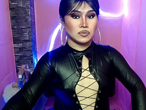 Snapshot of pretty_lassy chatting on November 14, 3:44 pm pretty lassy online show from November 14, 3:44 pm