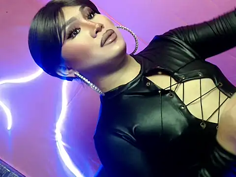 Snapshot of pretty_lassy chatting on November 17, 2:23 pm pretty lassy online show from November 17, 2:23 pm