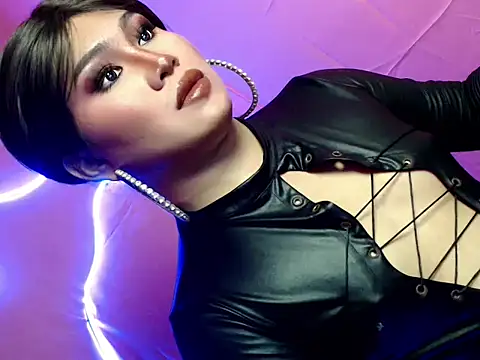 Snapshot of pretty_lassy chatting on December 19, 5:53 pm pretty lassy online show from December 19, 5:53 pm