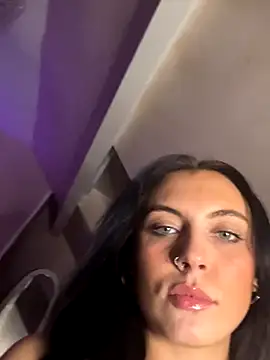 Mesmerising MaxineX online show from November 7, 12:10 am