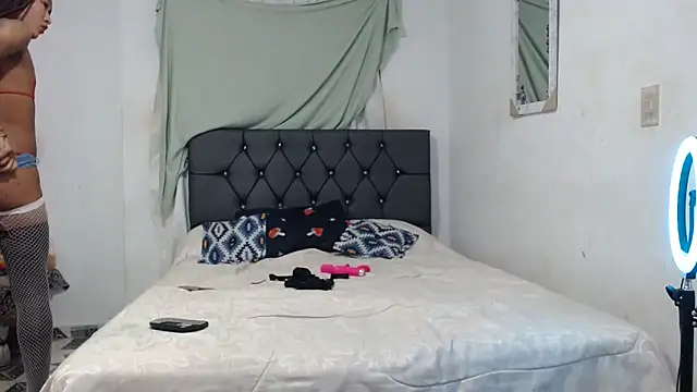 Snapshot of Angeliicaxx chatting on September 26, 2:04 am Angeliicaxx online show from September 26, 2:04 am