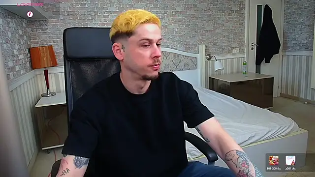 JonahShaw online show from May 7, 4:29 am