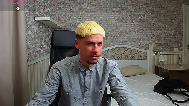 JonahShaw online show from May 10, 4:28 am