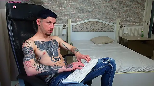 JonahShaw online show from May 12, 4:53 am
