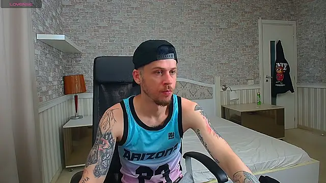 JonahShaw online show from May 20, 5:02 am