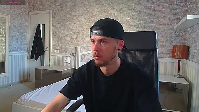 JonahShaw online show from May 24, 4:50 am