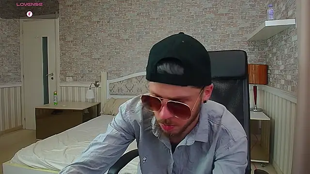 JonahShaw online show from June 18, 4:13 am