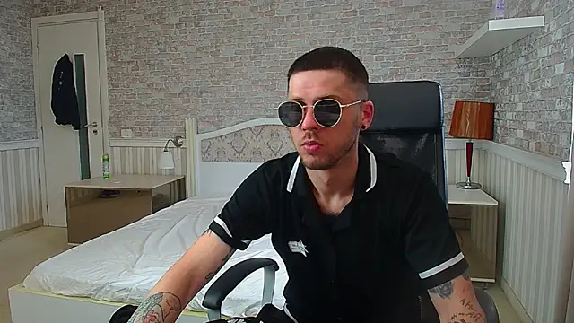 JonahShaw online show from June 24, 4:11 am