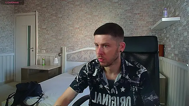 JonahShaw online show from June 26, 4:28 am