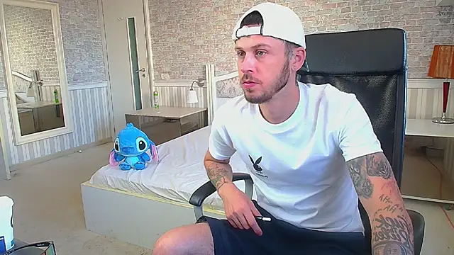JonahShaw online show from July 14, 4:17 am
