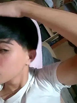 LUISSLEONN0958 online show from September 10, 6:19 pm