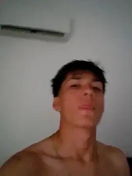 Snapshot of LUISSLEONN0958 chatting on November 9, 10:30 pm LUISSLEONN0958 online show from November 9, 10:30 pm