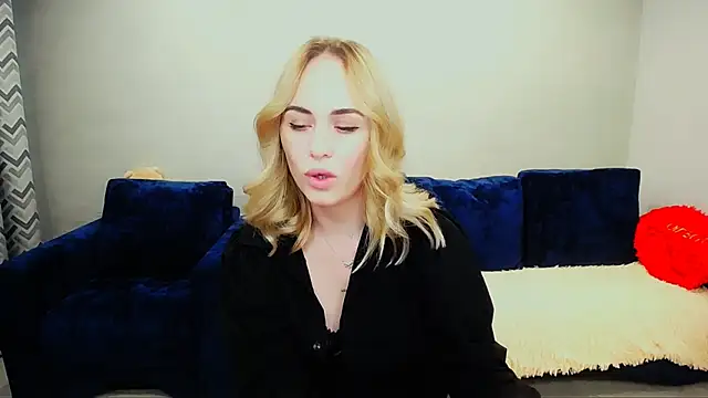 Snapshot of LiluMoon__ chatting on June 28, 3:18 pm LiluMoon online show from June 28, 3:18 pm