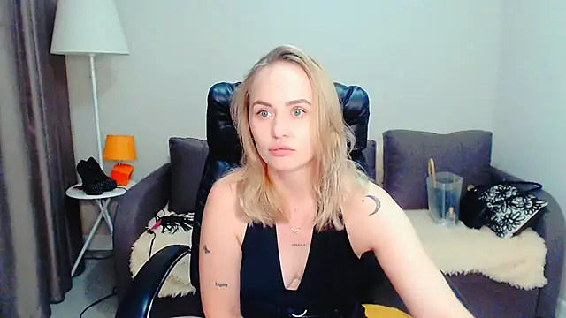 Snapshot of LiluMoon__ chatting on July 16, 6:03 pm LiluMoon online show from July 16, 6:03 pm