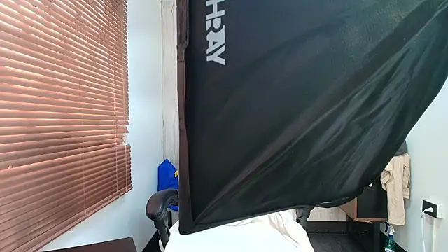 ArianaBeake online show from October 28, 1:25 pm