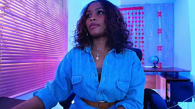 ArianaBeake online show from January 7, 10:45 pm