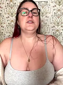 Snapshot of Lacey-BBW chatting on September 30, 8:25 pm Lacey-BBW online show from September 30, 8:25 pm