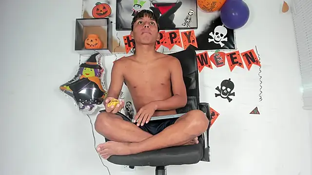 tyler twink boy online show from October 24, 12:56 pm