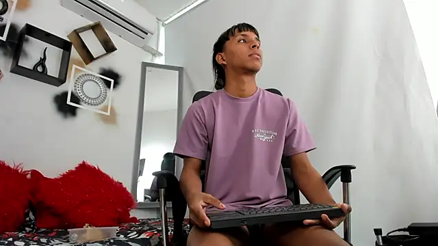 tyler twink boy online show from November 16, 12:55 pm