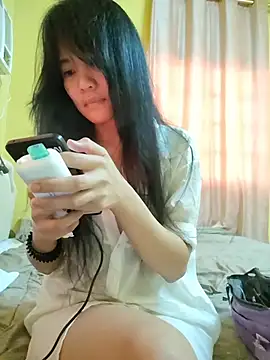 YayeeShow online show from November 24, 1:33 pm