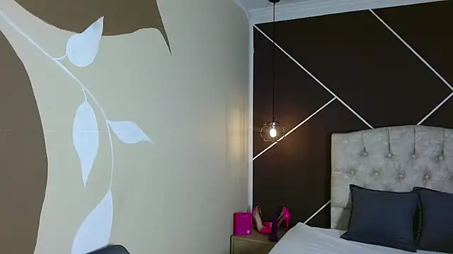 ScarletHott  online show from September 19, 11:55 am