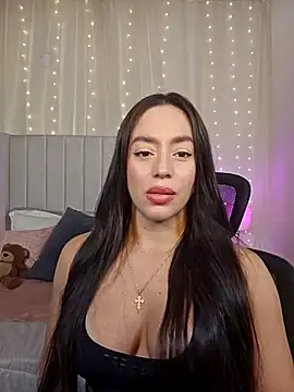Snapshot of AriadnaTaylor chatting on June 9, 5:57 pm AriadnaTaylor online show from June 9, 5:57 pm