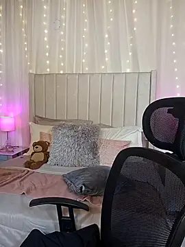 Snapshot of AriadnaTaylor chatting on August 3, 8:34 pm AriadnaTaylor online show from August 3, 8:34 pm