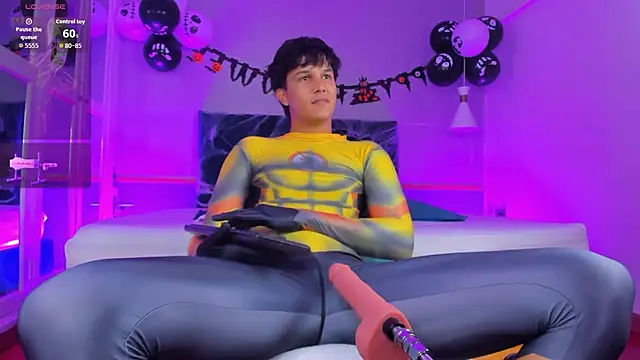 Leo Savage  online show from October 13, 4:23 am