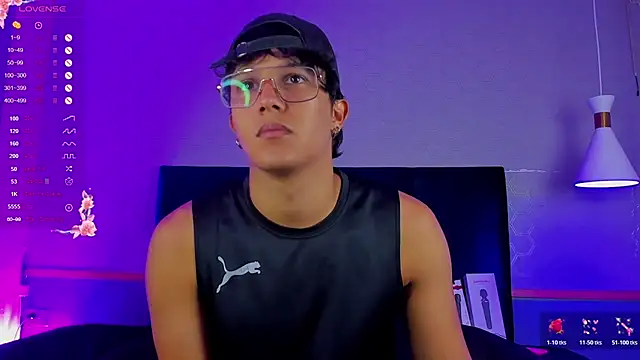 Leo Savage  online show from November 4, 4:11 am