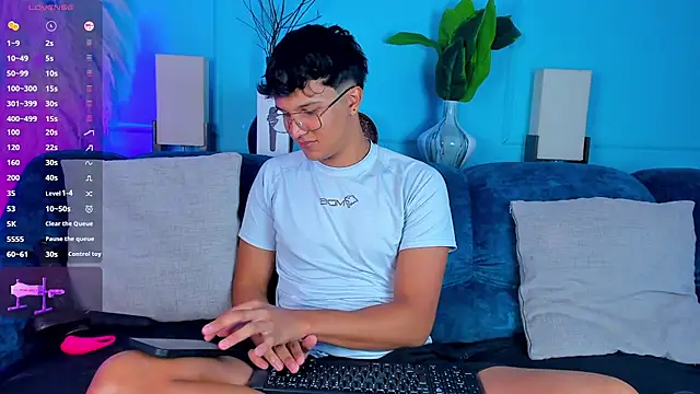 Leo Savage  online show from January 12, 3:01 am