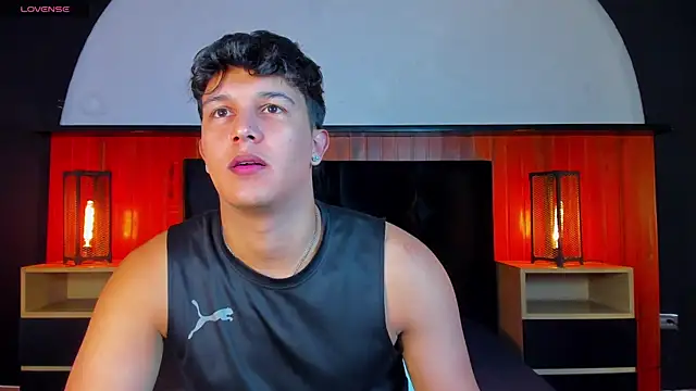 Leo Savage  online show from June 6, 4:17 am