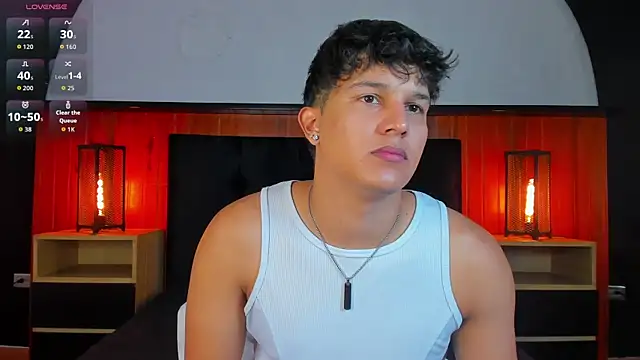 Leo Savage  online show from June 8, 4:35 am