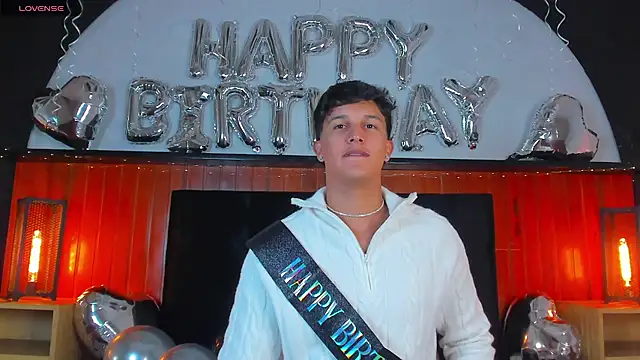 Leo Savage  online show from July 18, 4:38 am
