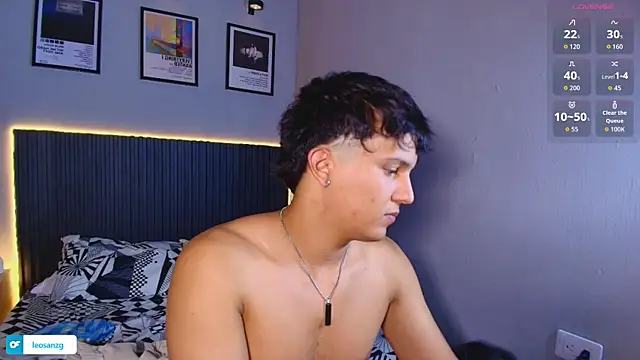 Leo Savage  online show from August 2, 3:05 am