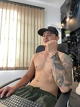 Snapshot of Alexander_ferre chatting on July 24, 1:31 pm Alexander ferre online show from July 24, 1:31 pm