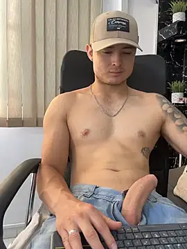 Snapshot of Alexander_ferre chatting on July 25, 1:19 pm Alexander ferre online show from July 25, 1:19 pm
